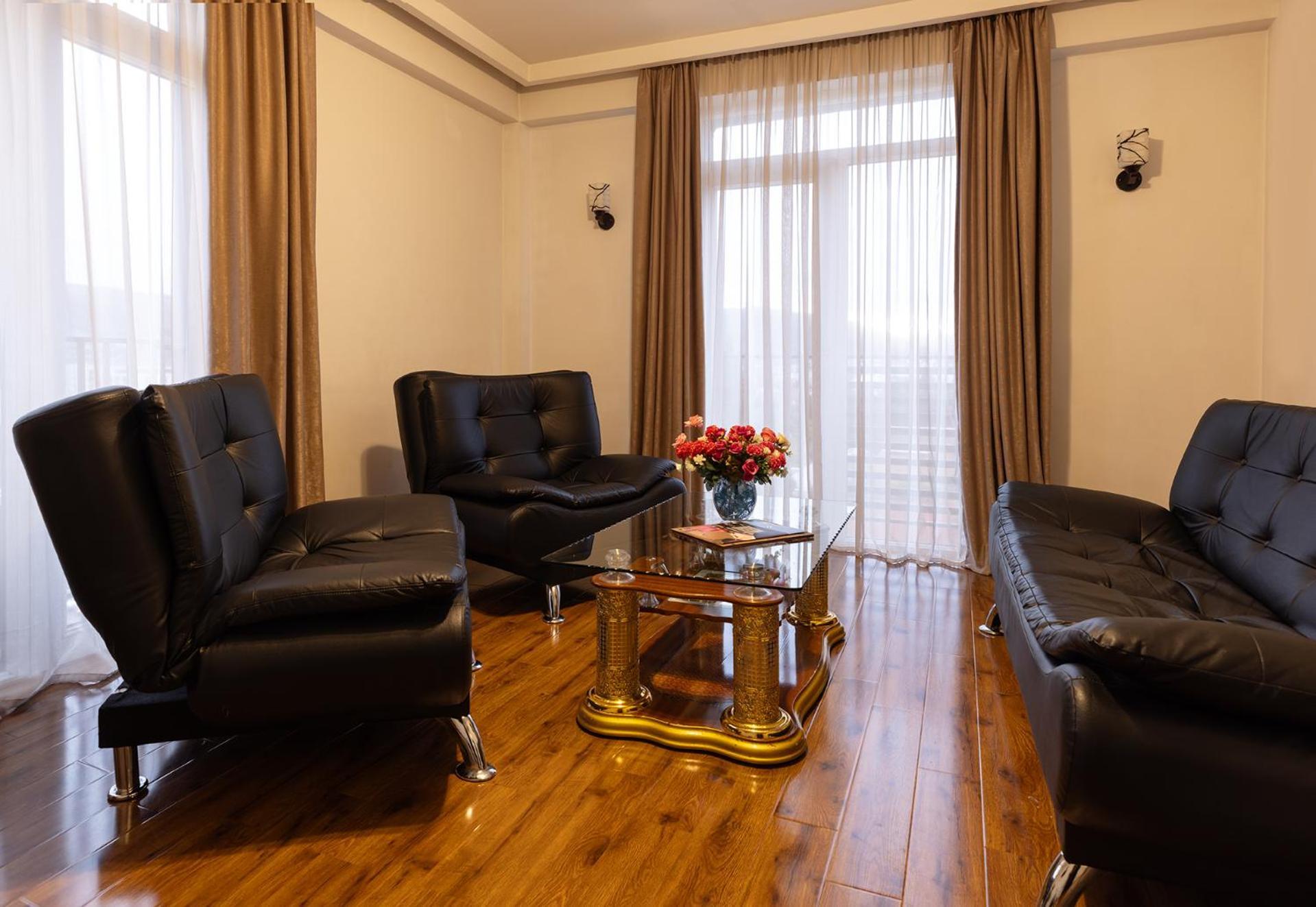 Hotel Grand Palace Тбілісі Екстер'єр фото