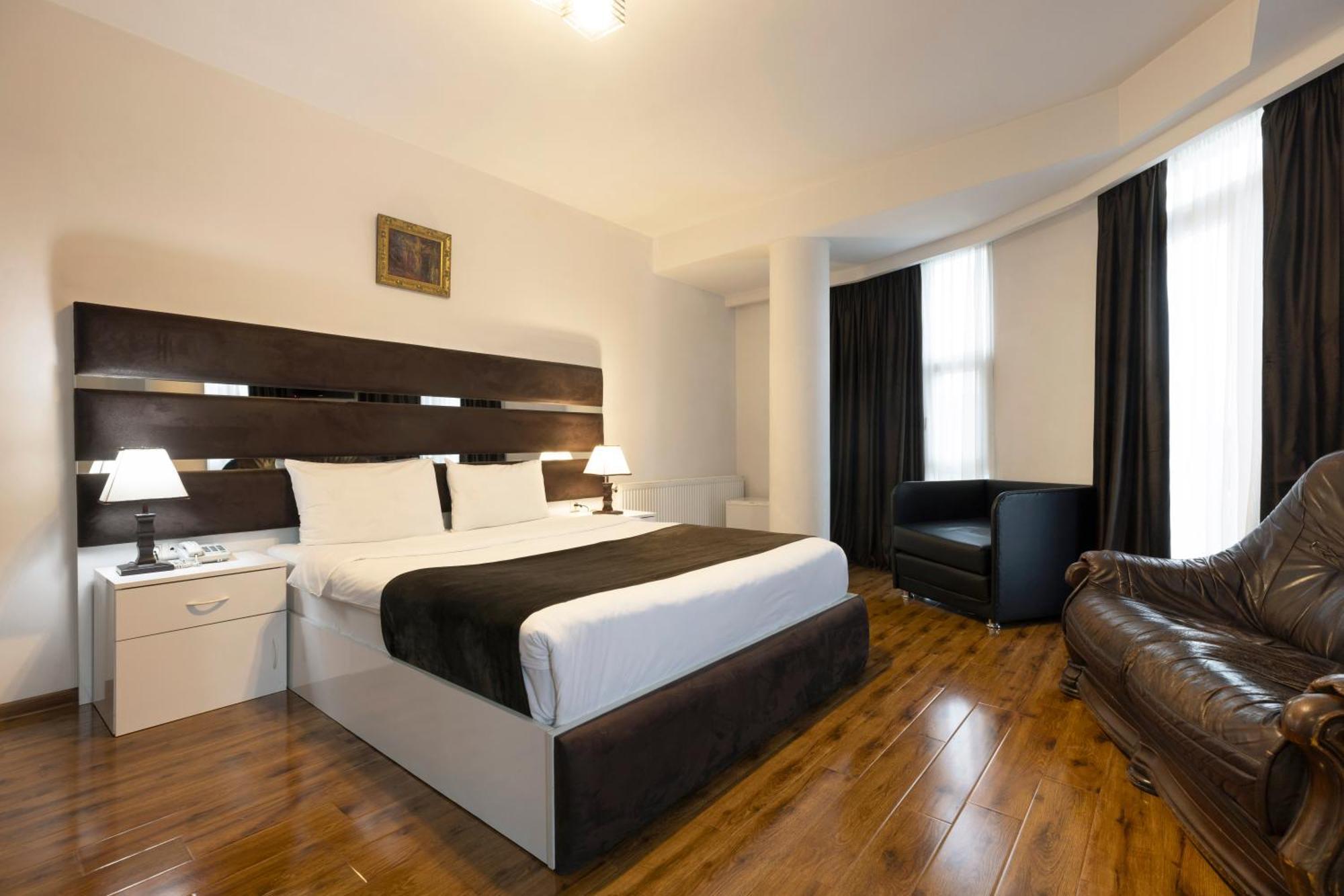 Hotel Grand Palace Тбілісі Номер фото