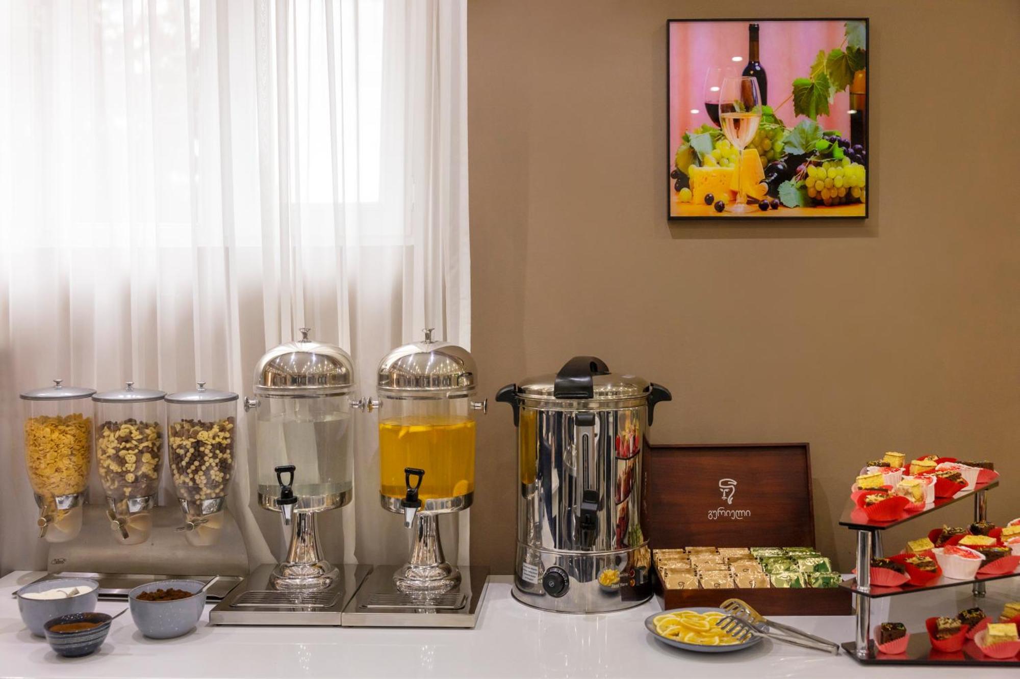 Hotel Grand Palace Тбілісі Екстер'єр фото