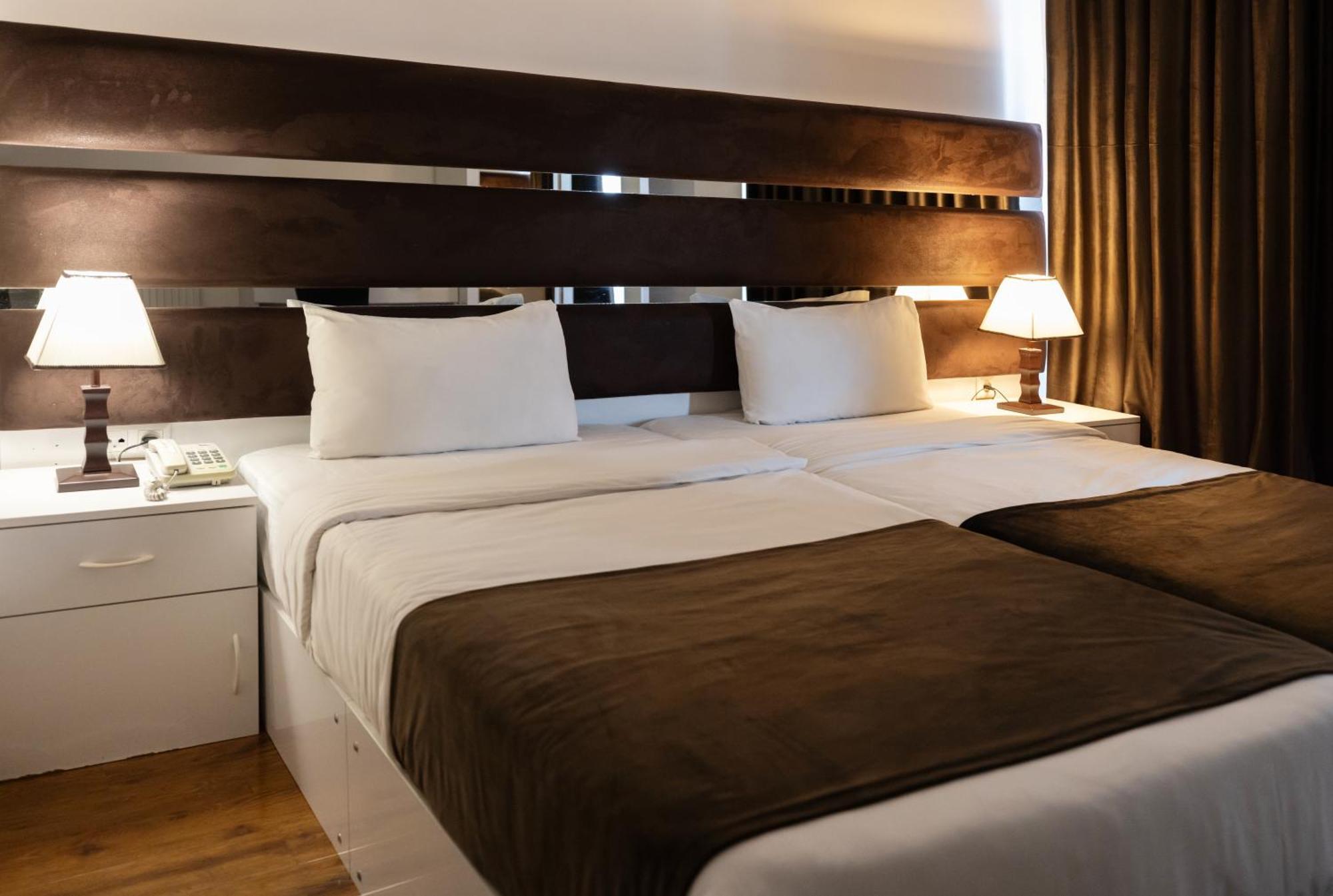 Hotel Grand Palace Тбілісі Номер фото