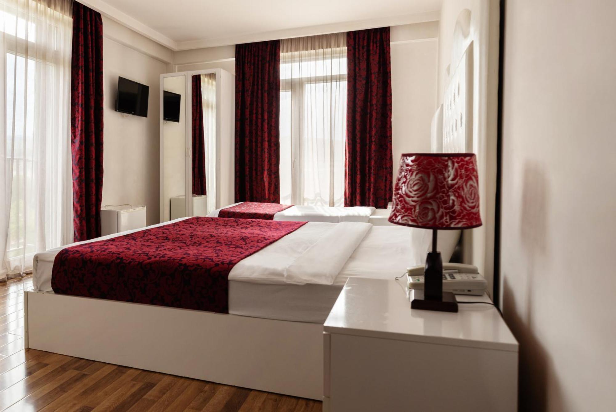 Hotel Grand Palace Тбілісі Номер фото